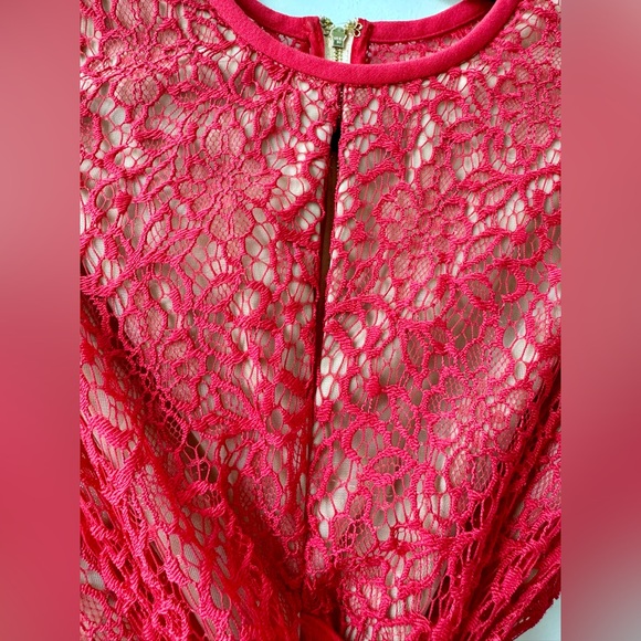 BNWT Red lace dress from brand THREE FLOOR - Picture 3 of 9
